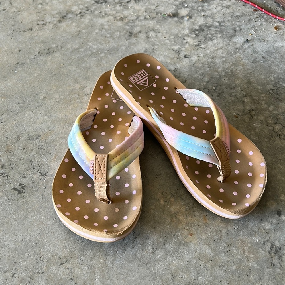Girls reef flip flops